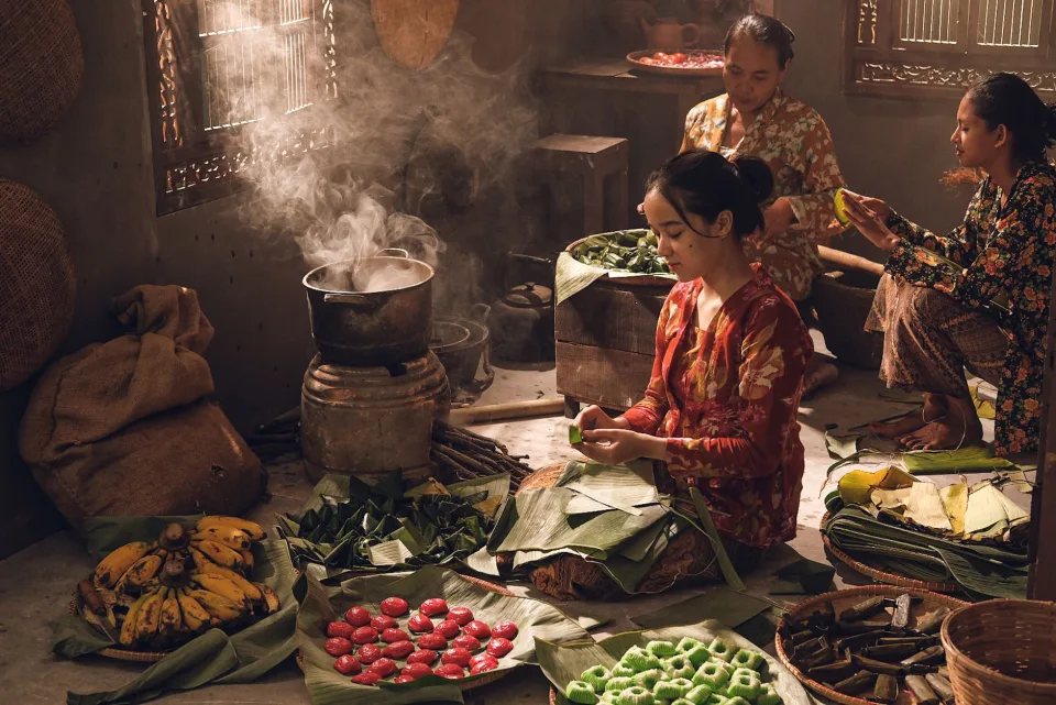 Bàn ăn tại Dương Thị Cẩm Nhung